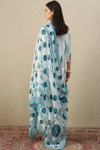 Women Dyed Regular Pure Cotton Kurta with Trousers & With Dupatta