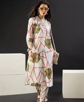 Women Floral Printed Regular Pure Cotton Kurta with Trousers 1