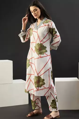 Women Floral Printed Regular Pure Cotton Kurta with Trousers