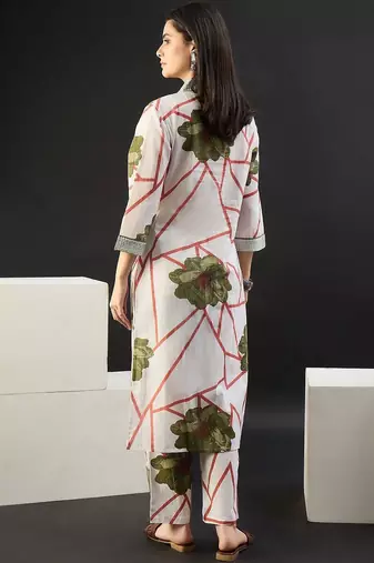 Women Floral Printed Regular Pure Cotton Kurta with Trousers