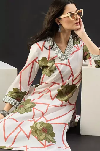 Women Floral Printed Regular Pure Cotton Kurta with Trousers
