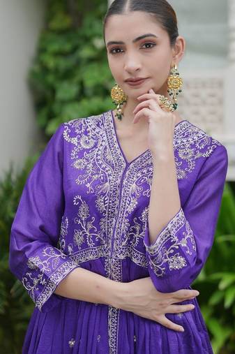 Women Ethnic Motifs Embroidered Panelled Thread Work Kurta with Trousers