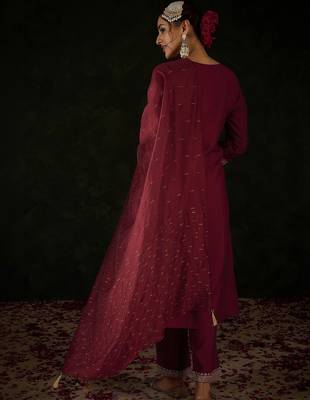 Women Ethnic Motifs Regular Kurta with Trousers & With Dupatta 4