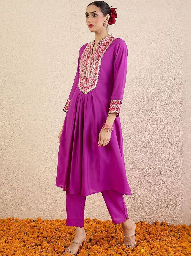 Women Ethnic Motifs Embroidered Panelled Thread Work Kurta with Trousers