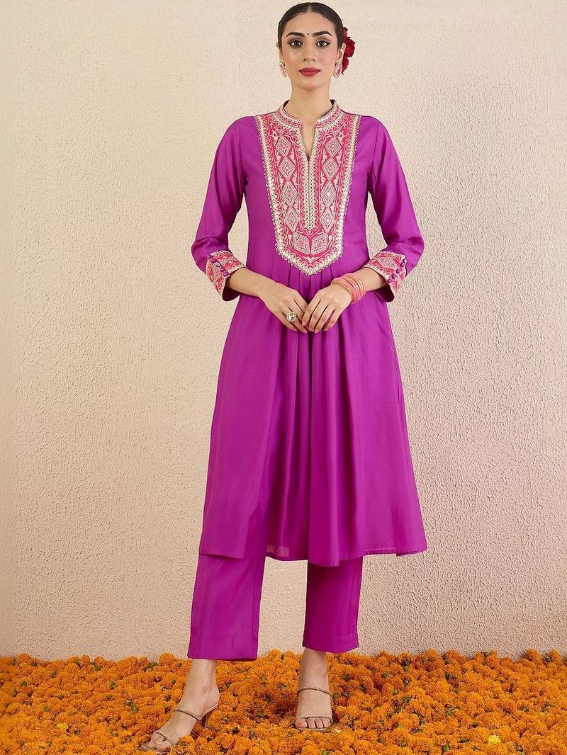 Women Ethnic Motifs Embroidered Panelled Thread Work Kurta with Trousers
