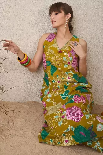 Women Floral Printed Regular Pure Cotton Kurta with Trousers