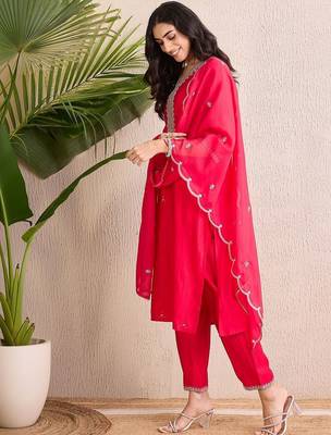 Women Ethnic Motifs Embroidered Regular Thread Work Liva Kurta with Trousers & With Dupatta 3