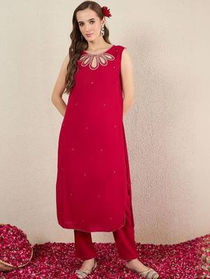 Women Ethnic Motifs Embroidered Regular Thread Work Kurta with Trousers 4