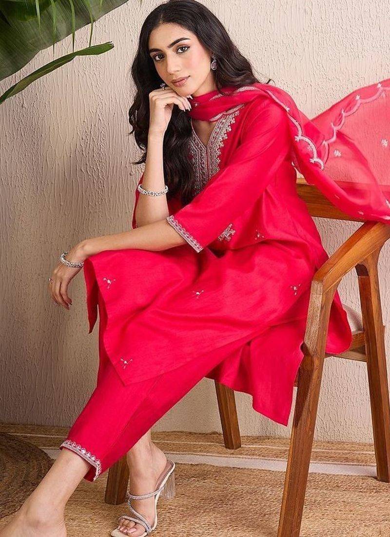 Women Ethnic Motifs Embroidered Regular Thread Work Liva Kurta with Trousers & With Dupatta
