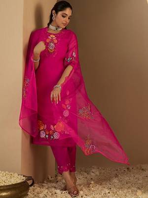 Women Floral Embroidered Regular Thread Work Kurta with Trousers & With Dupatta 1