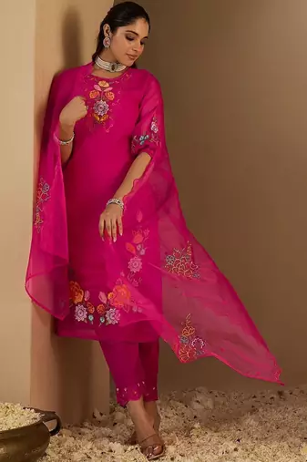 Women Floral Embroidered Regular Thread Work Kurta with Trousers & With Dupatta