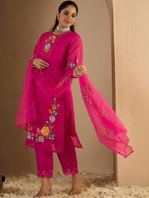 Women Floral Embroidered Regular Thread Work Kurta with Trousers & With Dupatta 3