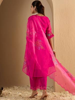Women Floral Embroidered Regular Thread Work Kurta with Trousers & With Dupatta 5