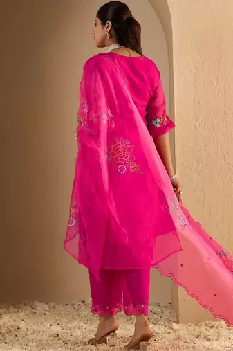 Women Floral Embroidered Regular Thread Work Kurta with Trousers & With Dupatta