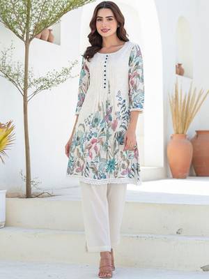 Women Floral Printed Panelled Thread Work Pure Cotton Kurta with Trousers 3