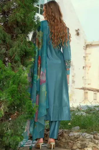 Women Floral Embroidered Regular Thread Work Liva Kurta with Trousers & With Dupatta