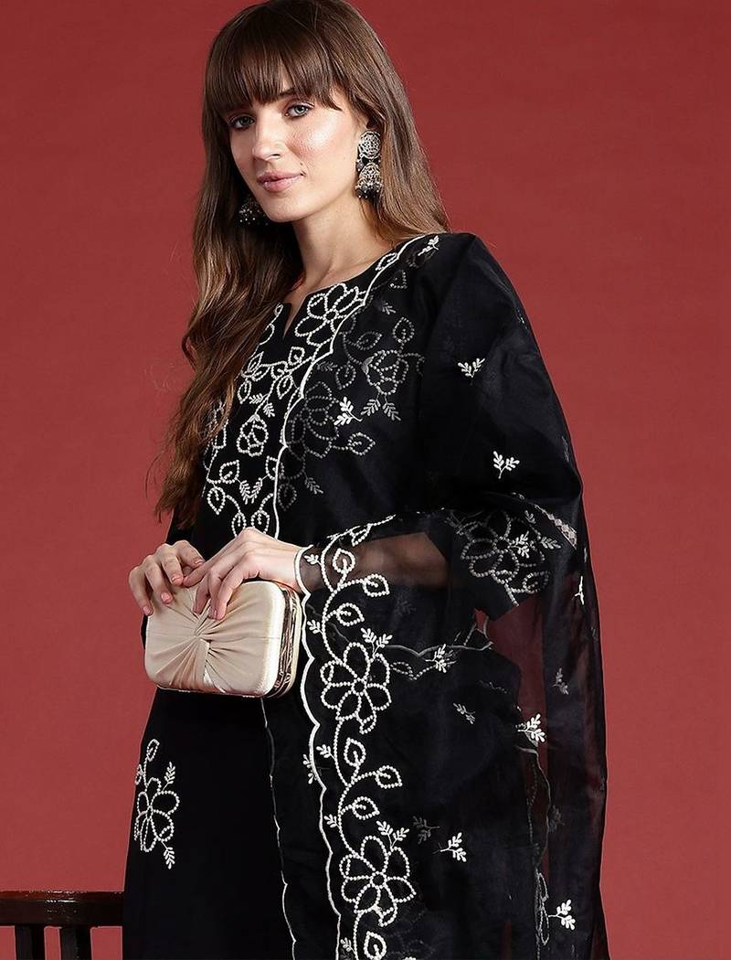 Women Floral Embroidered Regular Thread Work Kurta with Trousers & With Dupatta