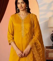 Women Ethnic Motifs Embroidered Regular Thread Work Kurta with Trousers & With Dupatta
