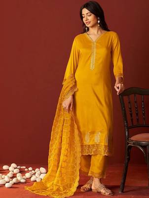 Women Ethnic Motifs Embroidered Regular Thread Work Kurta with Trousers & With Dupatta 3