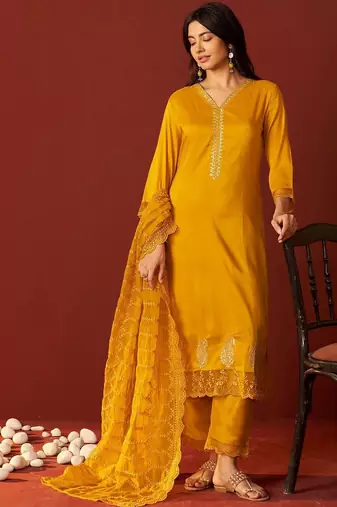 Women Ethnic Motifs Embroidered Regular Thread Work Kurta with Trousers & With Dupatta