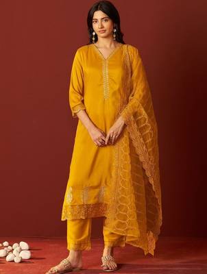 Women Ethnic Motifs Embroidered Regular Thread Work Kurta with Trousers & With Dupatta 4