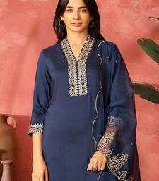 Women Ethnic Motifs Embroidered Regular Thread Work Kurta with Trousers & With Dupatta