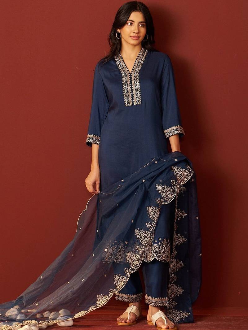 Women Ethnic Motifs Embroidered Regular Thread Work Kurta with Trousers & With Dupatta