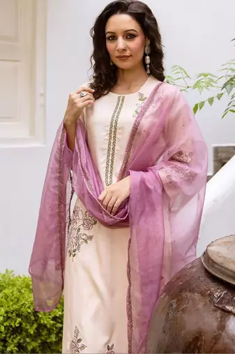 Women Floral Embroidered Regular Thread Work Kurta with Palazzos & With Dupatta