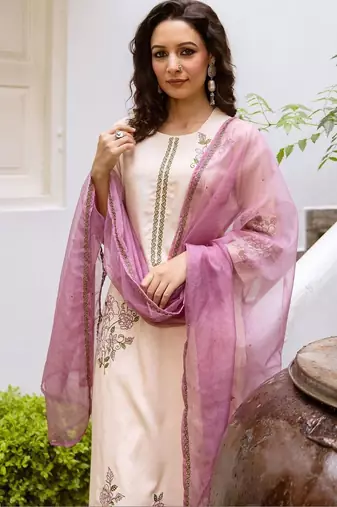 Women Floral Embroidered Regular Thread Work Kurta with Palazzos & With Dupatta
