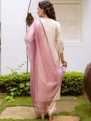 Women Floral Embroidered Regular Thread Work Kurta with Palazzos & With Dupatta 6