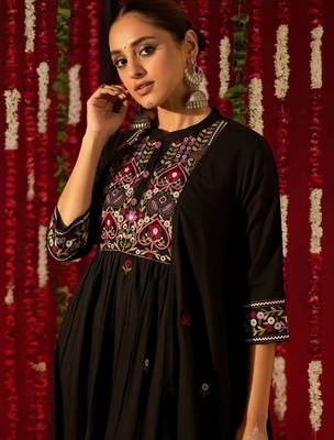 Women Ethnic Motifs Embroidered Regular Thread Work Pure Cotton Kurta with Trousers & With Dupatta 1
