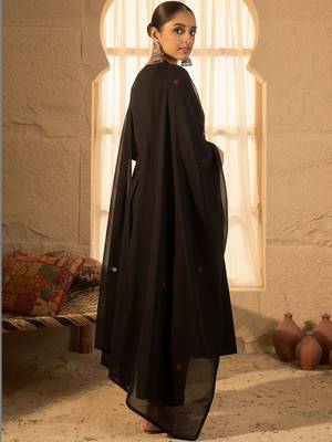 Women Ethnic Motifs Embroidered Regular Thread Work Pure Cotton Kurta with Trousers & With Dupatta 3
