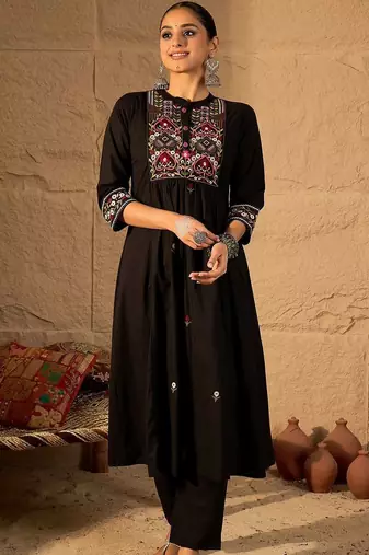 Women Ethnic Motifs Embroidered Regular Thread Work Pure Cotton Kurta with Trousers & With Dupatta