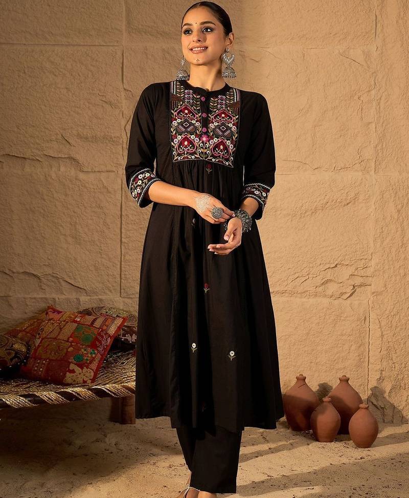 Women Ethnic Motifs Embroidered Regular Thread Work Pure Cotton Kurta with Trousers & With Dupatta