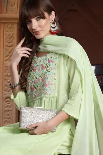 Women Floral Embroidered Empire Thread Work Pure Cotton Kurta with Trousers & With Dupatta