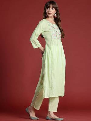 Women Floral Embroidered Empire Thread Work Pure Cotton Kurta with Trousers & With Dupatta 3