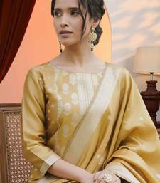 Women Ethnic Motifs Regular Kurta with Trousers & With Dupatta