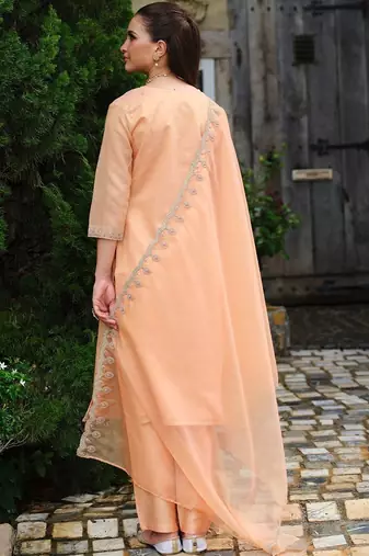Women Ethnic Motifs Embroidered Regular Thread Work Kurta with Trousers & With Dupatta