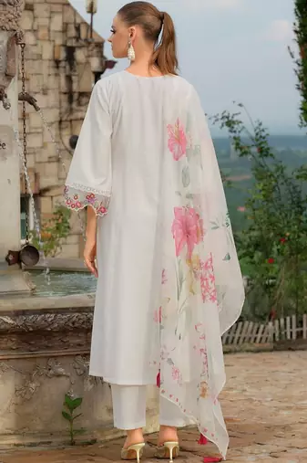 Women Floral Embroidered Regular Thread Work Kurta with Trousers & With Dupatta