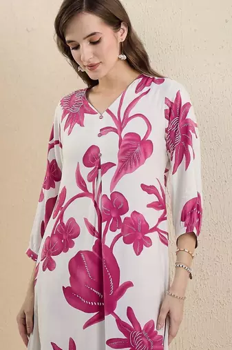 Women Floral Printed Regular Kurta with Trousers