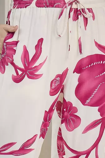 Women Floral Printed Regular Kurta with Trousers