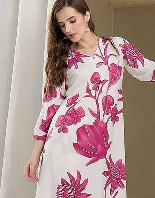 Women Floral Printed Regular Kurta with Trousers 4