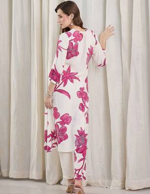Women Floral Printed Regular Kurta with Trousers 5
