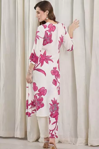 Women Floral Printed Regular Kurta with Trousers