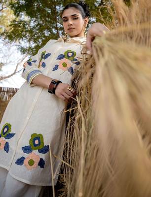 Women Floral Embroidered Regular Thread Work Pure Cotton Kurta with Palazzos 4