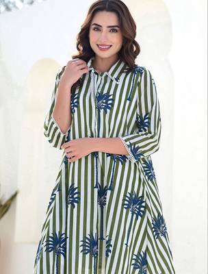 Women Printed Regular Pure Cotton Kurta with Trousers 5