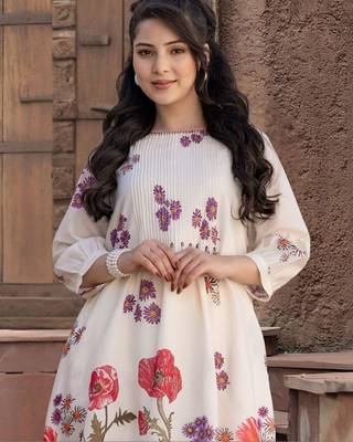 Women Floral Printed Pleated Pure Cotton Kurta with Trousers 1