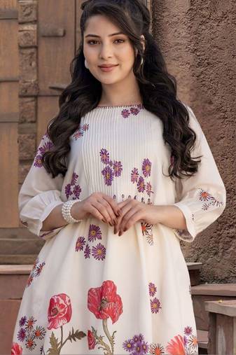 Women Floral Printed Pleated  Cotton Kurta with Trousers