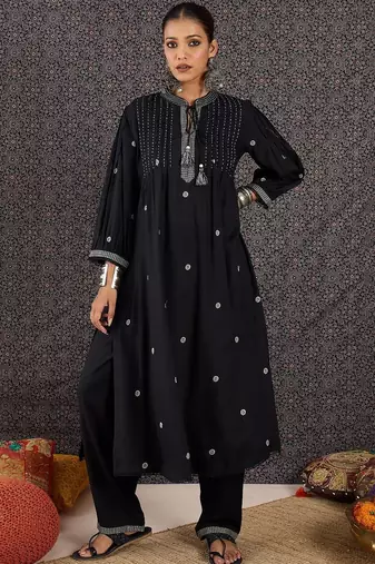 Women Ethnic Motifs Embroidered Panelled Thread Work Kurta with Trousers