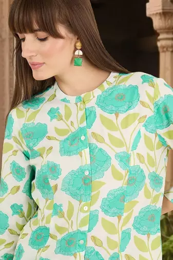 Women Floral Printed Regular Kurta with Trousers